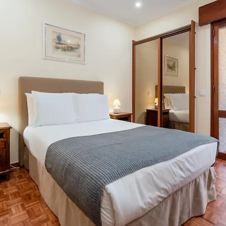 4 Bdr Flat With Balcony In Armacao By Lovelystay Armação de Pêra