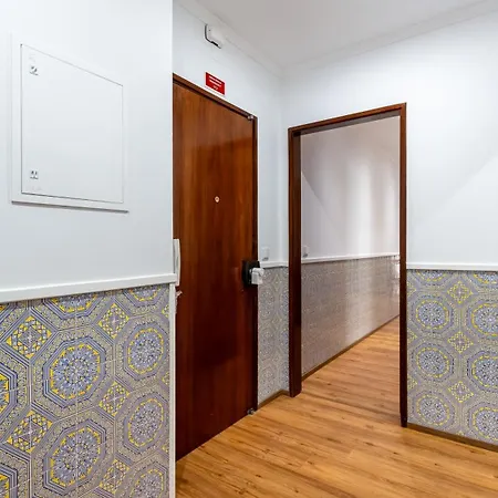Apartment 4 Bdr Flat With Balcony In Armacao By Lovelystay Armacao de Pera