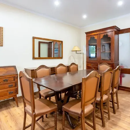 4 Bdr Flat With Balcony In Armacao By Lovelystay Armação de Pêra