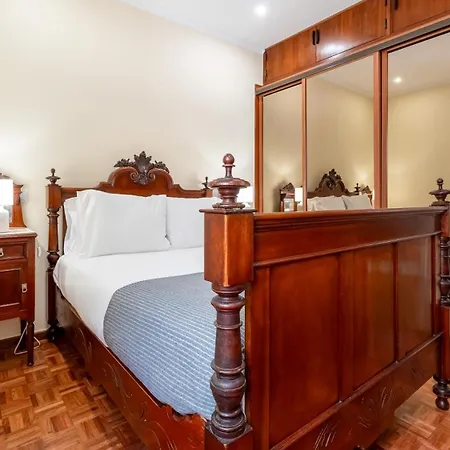 4 Bdr Flat With Balcony In Armacao By Lovelystay