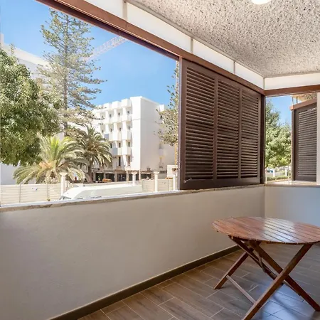 4 Bdr Flat With Balcony In Armacao By Lovelystay * Armação de Pêra